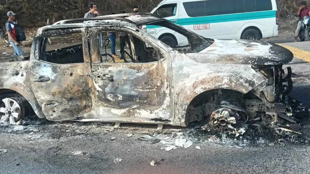 Personas pertenecientes a la organización Casa del Pueblo, que mantenían un bloqueo carretero, sufrieron un enfrentamiento armado. 