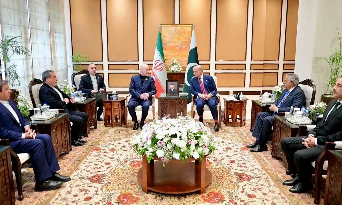 Una delegación del gobierno iraní se reunió con el Primer Ministro de Pakistán el 11 de abril para discutir los términos de las negociaciones decisivas para poner fin a la guerra en Oriente Medio con una delegación estadounidense liderada por el Vicepresidente JD Vance.