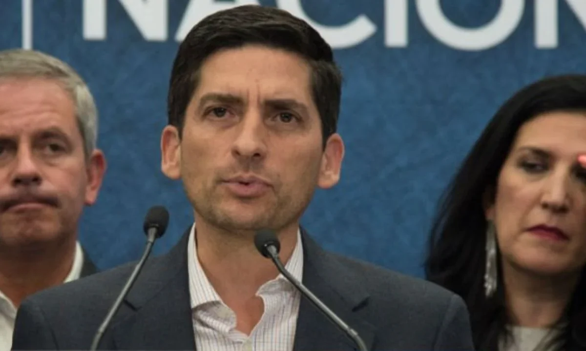Felipe de Jesús Cantú notificó a la dirigencia de Morena su interés para registrarse como candidato al gobierno de Nuevo León.