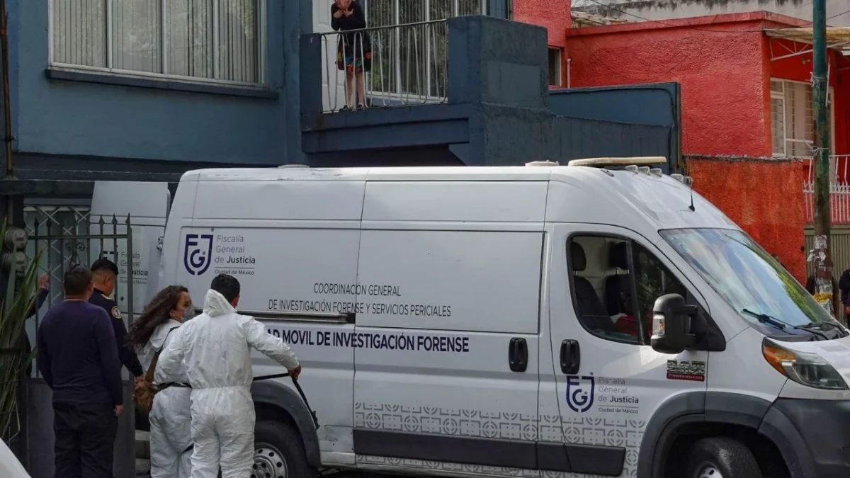 Sobre el homicidio en Azcapotzalco, la Fiscalía detalló que se trata de dos adultos y dos menores con lesiones por objeto punzocortante.