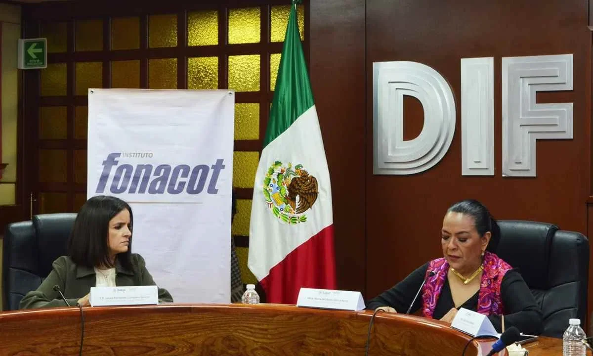 El FONACOT y el SNDIF firman convenio para la difusión del crédito.