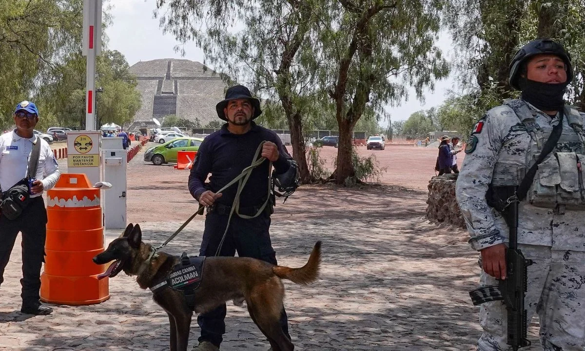 Elementos de la Guardia Nacional refuerzan la vigilancia en Teotihuacán tras el tiroteo del 20 de abril, como parte de las medidas anunciadas por la presidenta Claudia Sheinbaum para proteger visitantes y zonas arqueológicas