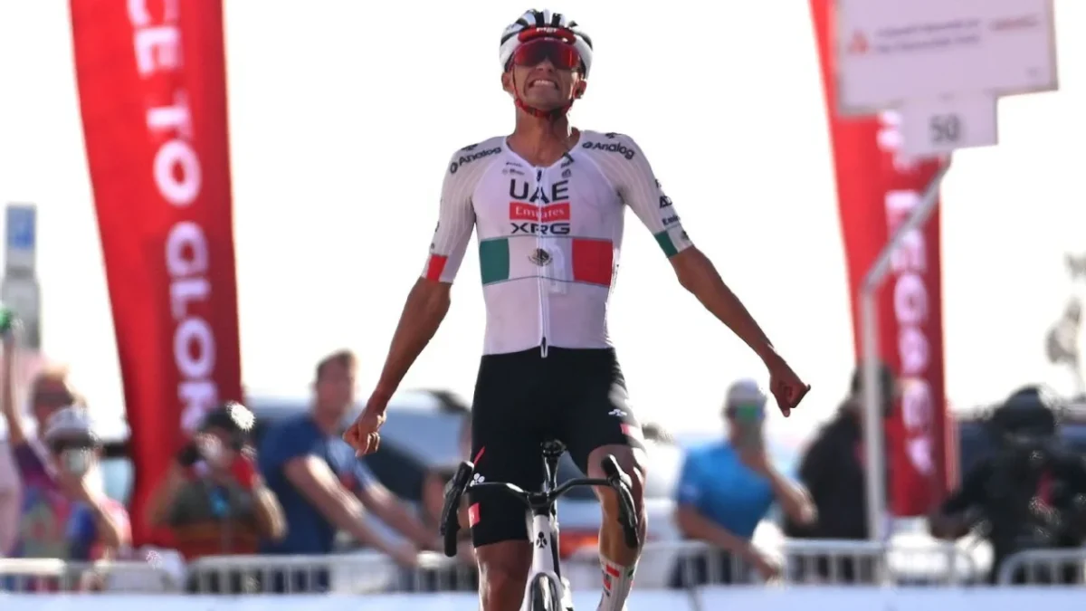 Foto: Especial / Isaac del Toro inició su participación en la primera etapa de la Vuelta al País Vasco