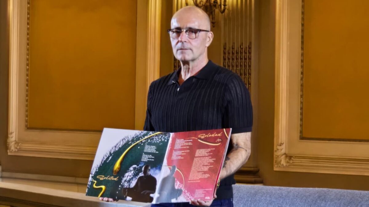 Javier Corcobado vuelve con su sello inconfundible a México, un país donde su propuesta ha encontrado eco desde sus primeras visitas.