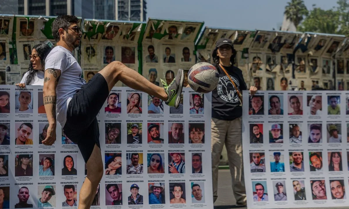 Parientes y activistas se reunieron en la Glorieta de las y los desaparecidos para decir que su dolor no puede ser invisibilizado en México.