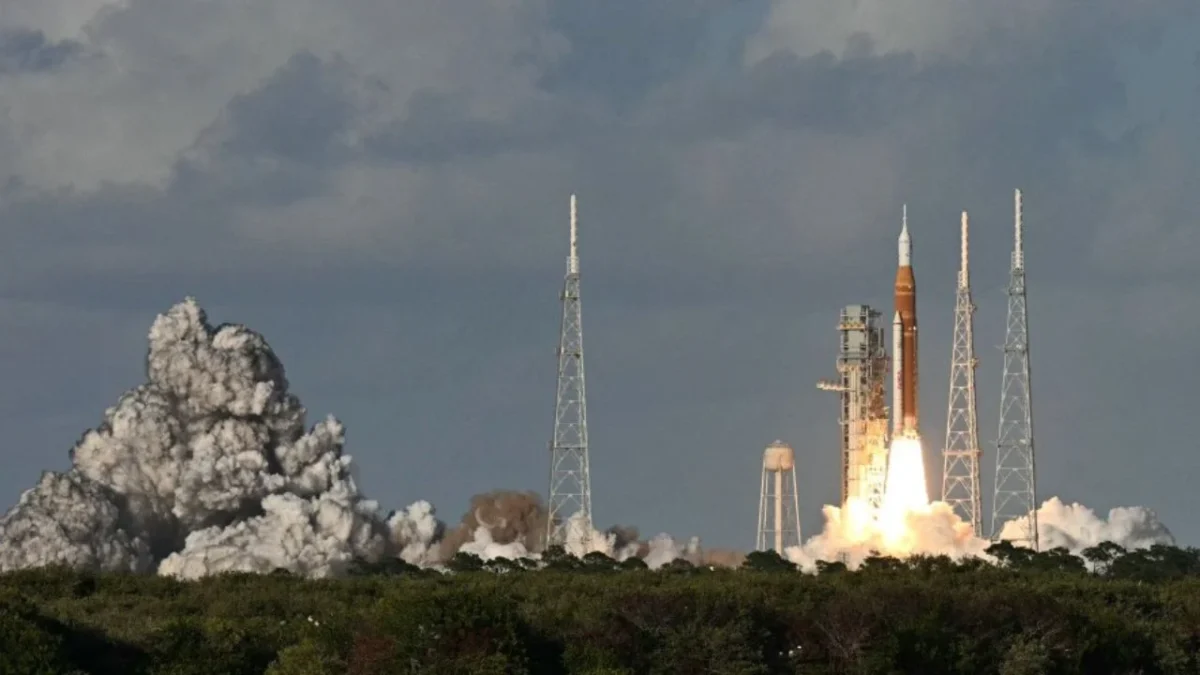 La misión lunar tripulada Artemis II de la NASA tuvo un despegue exitoso y la humanidad vuelve a sobrevolar la Luna luego de más de 50 años.