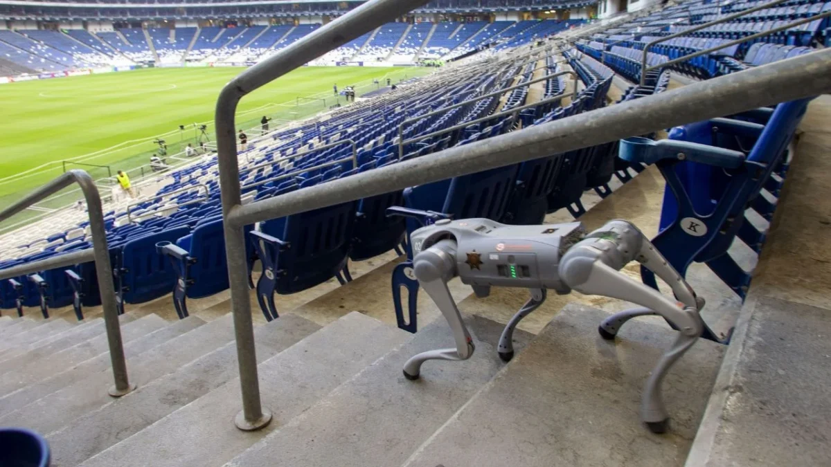 En las sedes del Mundial 2026, como el Estadio Monterrey, destaca la implementación de tecnología avanzada con perros robot.