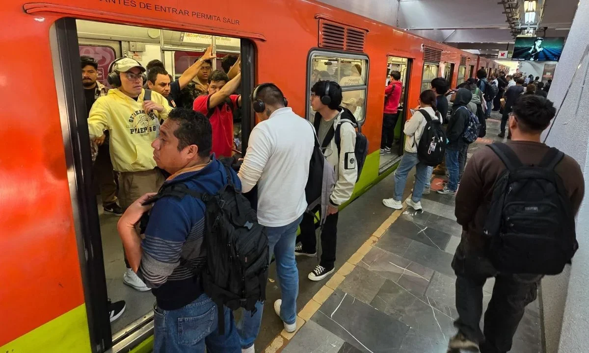 Tras más de 3 horas de afectación en el traslado de usuarios, el Metro reanudó en su totalidad el servicio en la Línea 3.