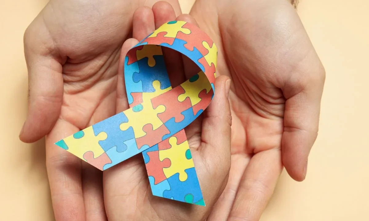 El especialista Diego Hernández Pitta llamó a la empatía hacia las personas con autismo para construir una sociedad inclusiva.