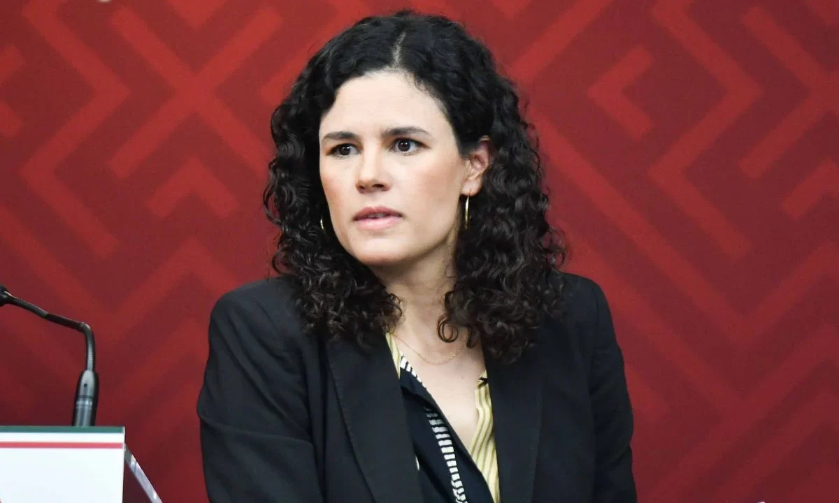 Luisa Alcalde Consejería Jurídica