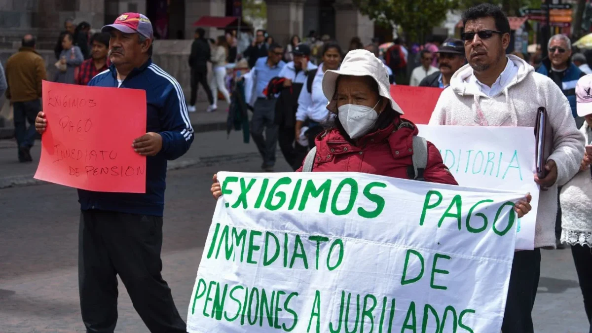 Manifestantes y ciclistas participan en marchas y concentraciones que impactan la vialidad en la capital durante el clima hoy.