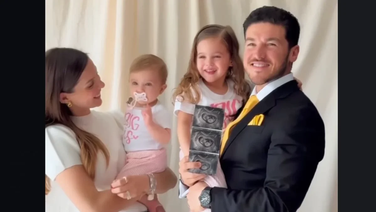 Mariana y Samuel García compartieron con sus seguidores en redes sociales su tercer embarazo a menos de un año del nacimiento de Isabel.