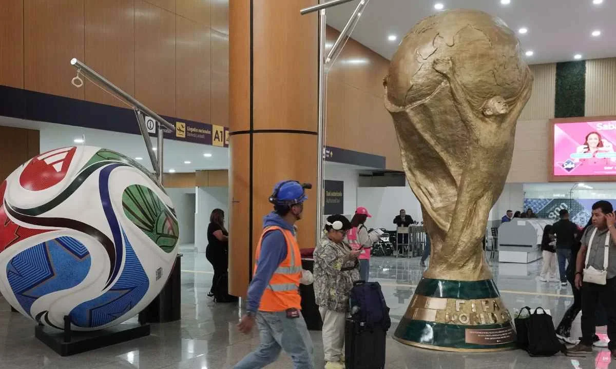 Movimiento Ciudadano propone cinco días de descanso, los mexicanos podrían utilizarlos para asistir al Mundial de Futbol.