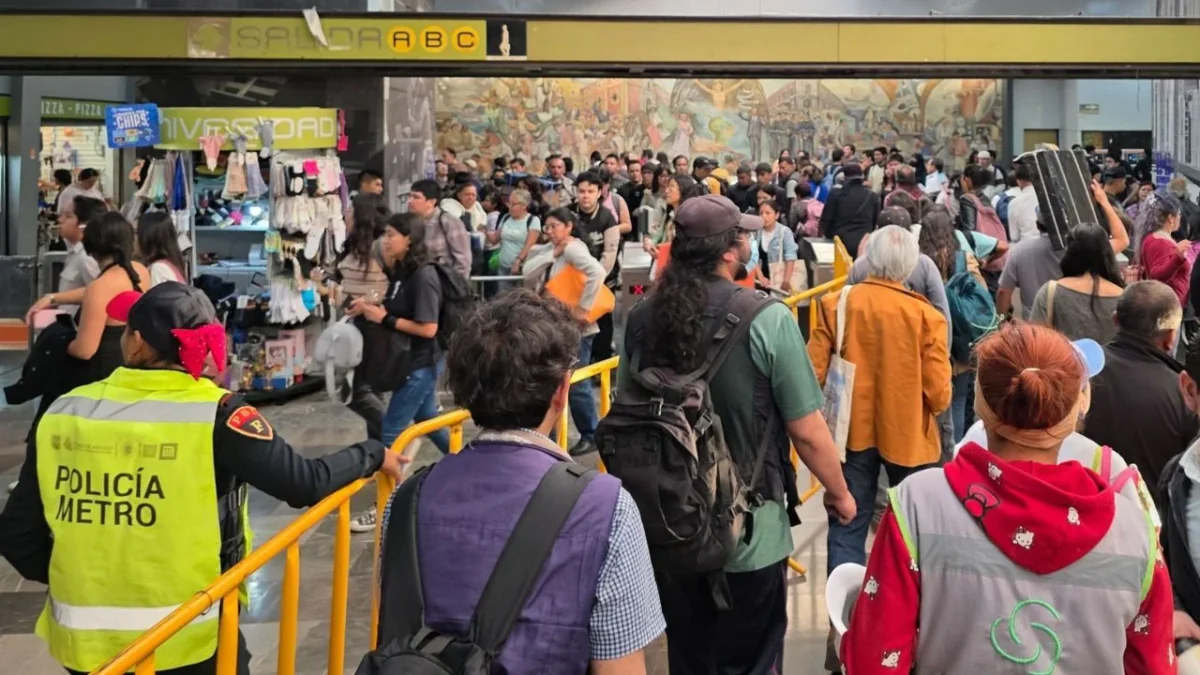 Por un disturbio eléctrico, Metro suspende tramo de Línea 3 y cuentan con servicio de Indios Verdes a Miguel Ángel de Quevedo.