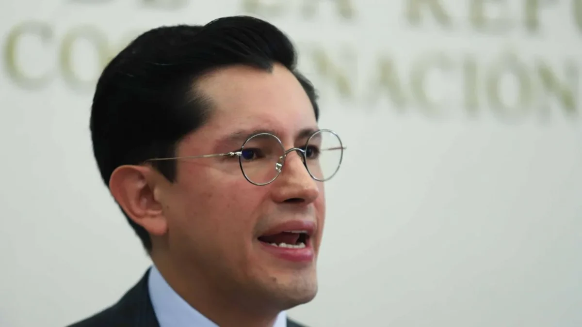 El canciller Roberto Velasco calificó como inaceptable la muerte de 14 mexicanos en operativos o bajo custodia del ICE.