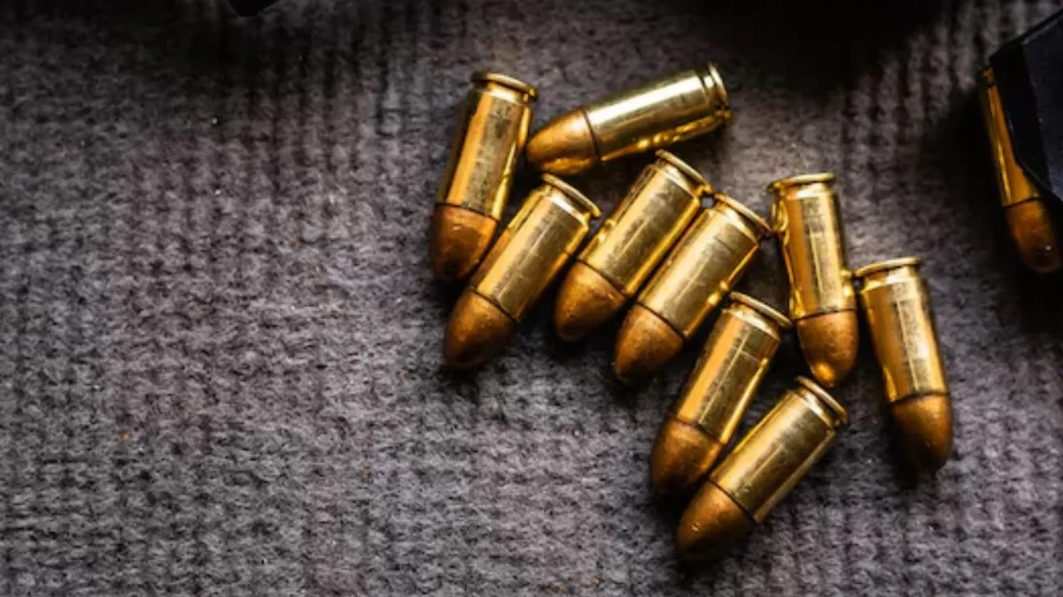 México analiza sumar a sus demandas contra armerías de Estados Unidos una acusación en Arizona por presuntos vínculos con cárteles y tráfico ilegal de armas hacia territorio nacional.