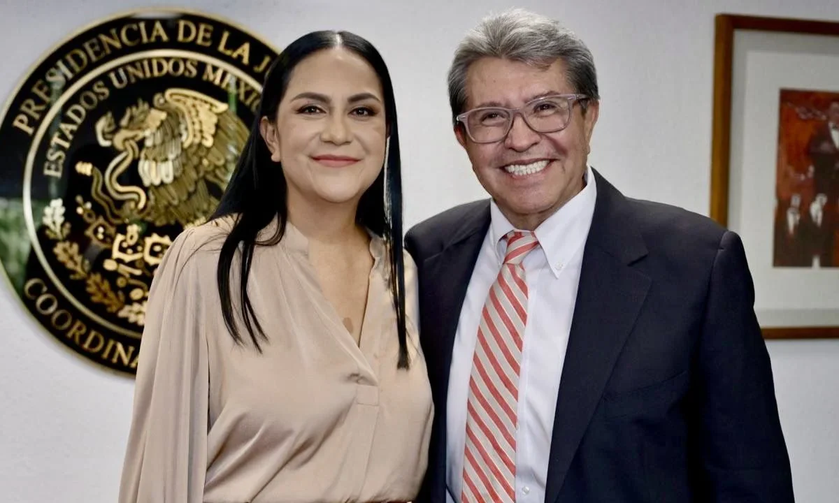 Ricardo Monreal recibió en su oficina a la ex secretaria sAriadna Montiel, a quien describió como una mujer inteligente y de ideales firmes.