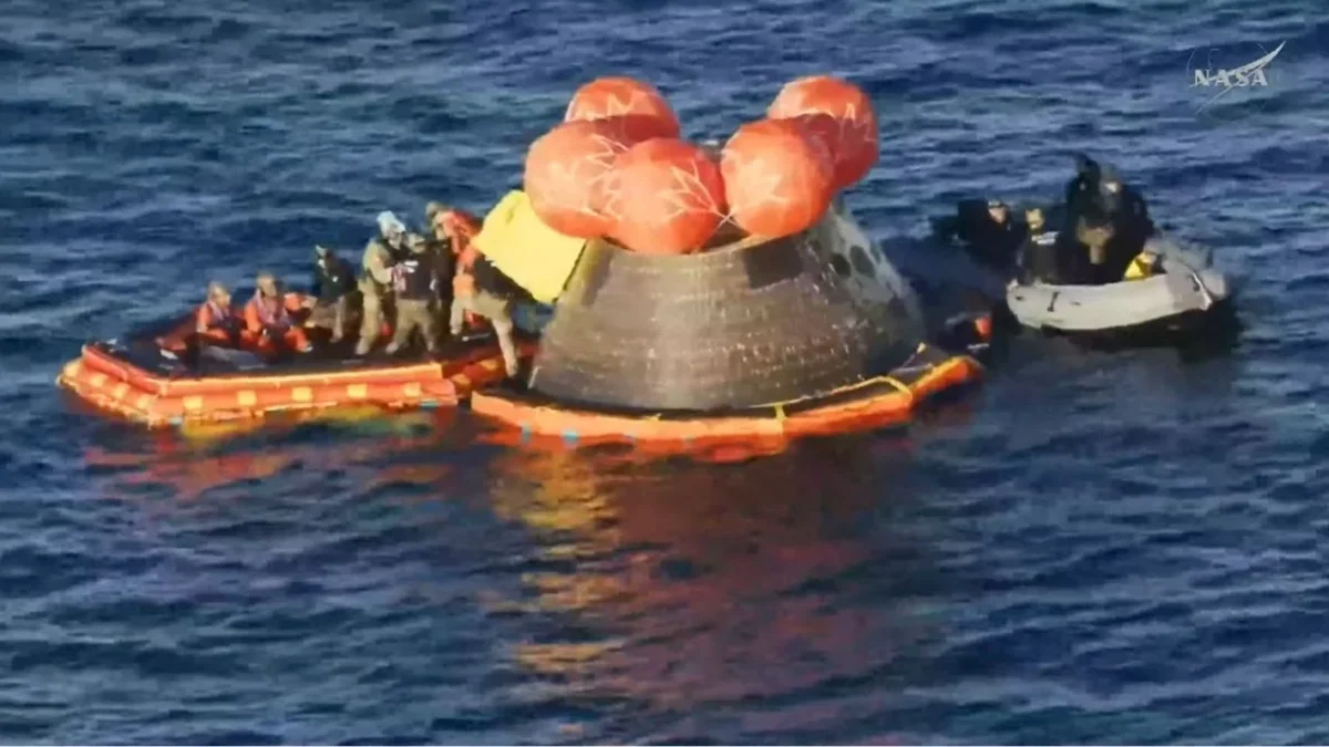 Los astronautas de la misión Artemis II amerizaron frente a la costa de California, tras culminar una misión de prueba alrededor de la Luna ejecutada a la perfección, según la NASA.