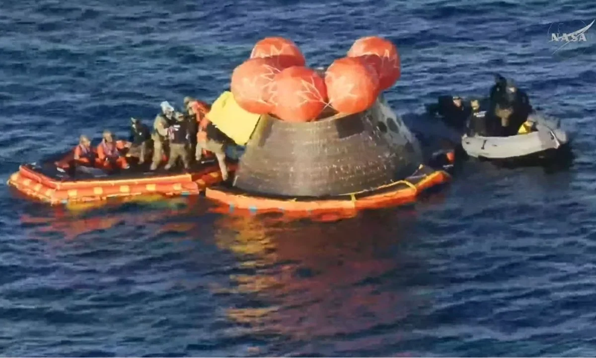 Los astronautas de la misión Artemis II amerizaron frente a la costa de California, tras culminar una misión de prueba alrededor de la Luna ejecutada a la perfección, según la NASA.