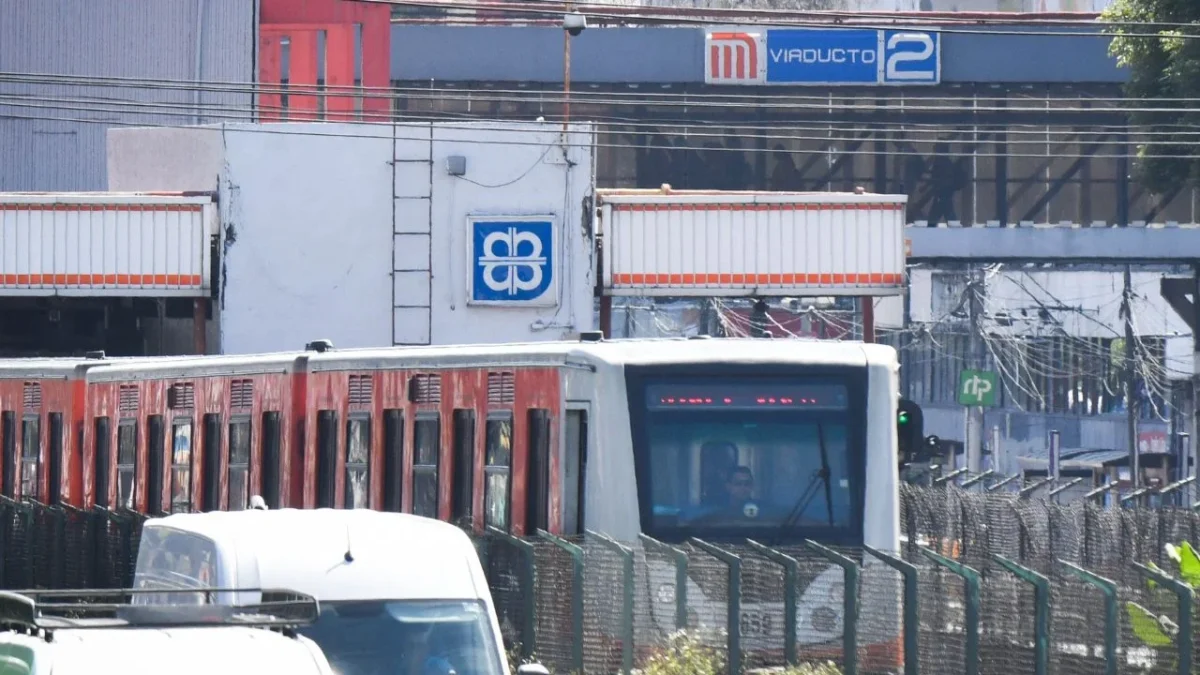 El PAN en la Ciudad de México propone extender el horario del Metro hasta las 02:00 horas para apoyar a quienes trabajan durante la noche y mejorar la movilidad en la capital.