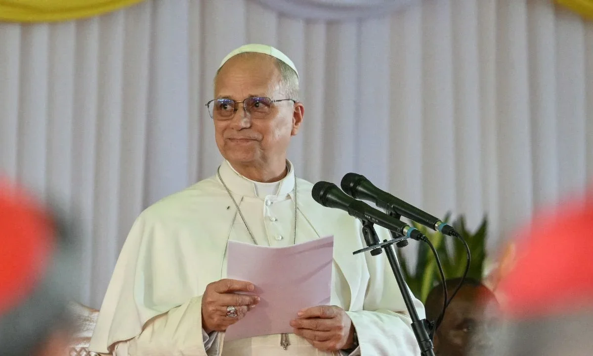 El papa León XIV alerta sobre los riesgos del uso de la inteligencia artificial durante su visita a Camerún.