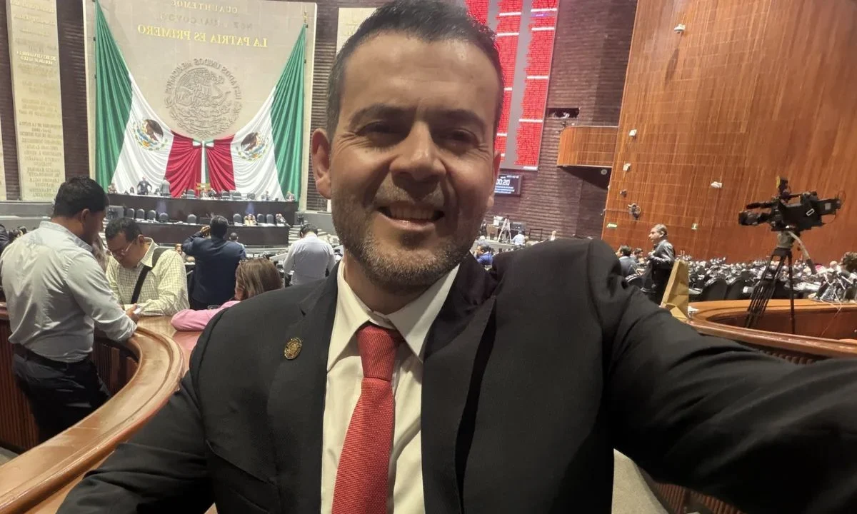 En reuniones, Morena acordó analizar seriamente dejar fuera de las boletas electorales a Ulises Mejía Haro por falta de integridad.
