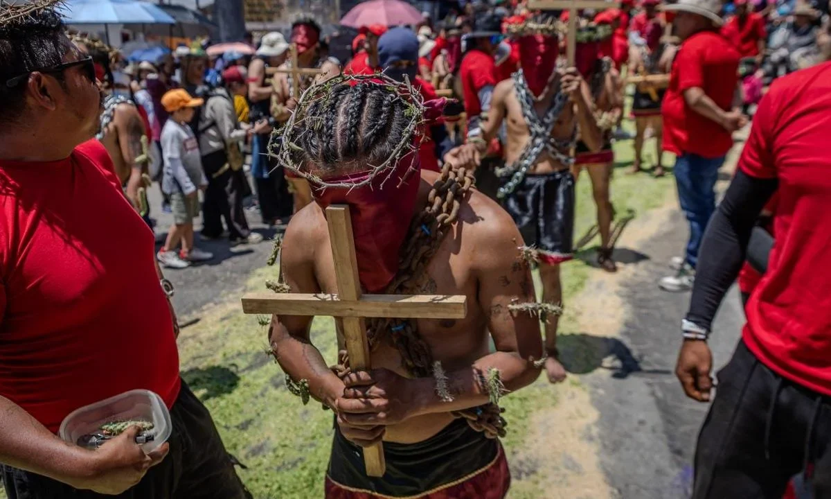 En Atlixco, la conmemoración del Viernes Santo adquiere un significado profundo con la tradicional Procesión del Silencio de Nexatengo.