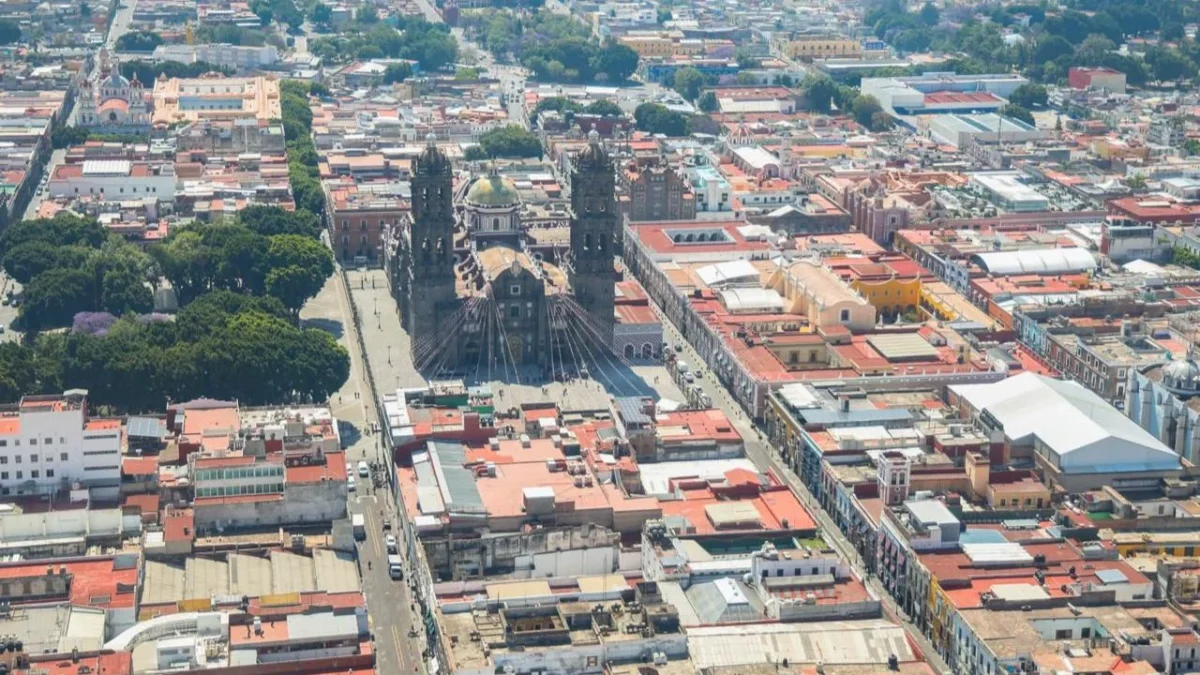 En Puebla, el gobernador Alejandro Armenta encabezó acciones de supervisión y seguridad durante las celebraciones de Semana Santa.
