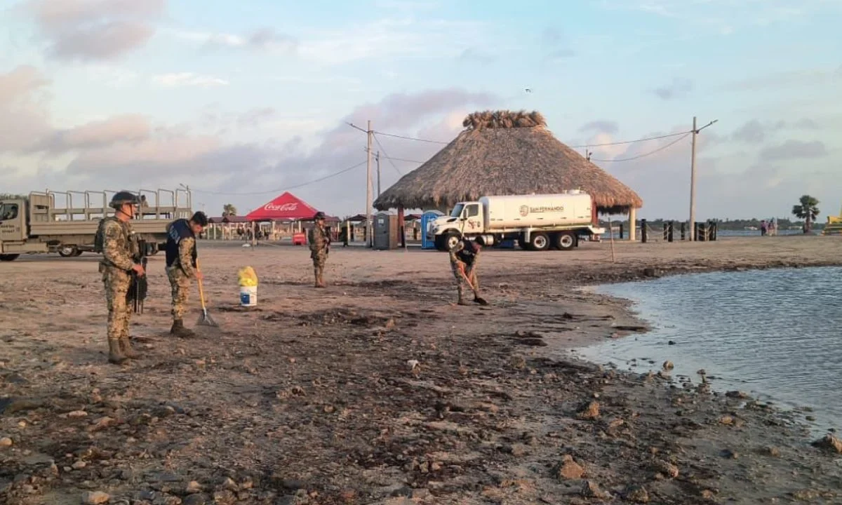 El Gobierno federal informó que ha recolectado 6 mil 379 toneladas de hidrocarburo en más playas del Golfo de México.