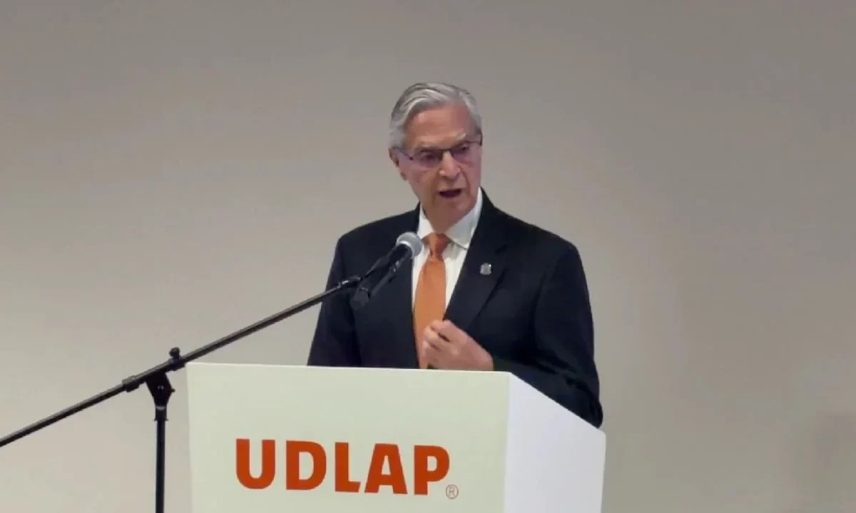 Luis Ernesto Derbez, rector de la UDLAP, presentó su informe 2025-2026 en el cual destaca consolidación académica y crecimiento institucional.