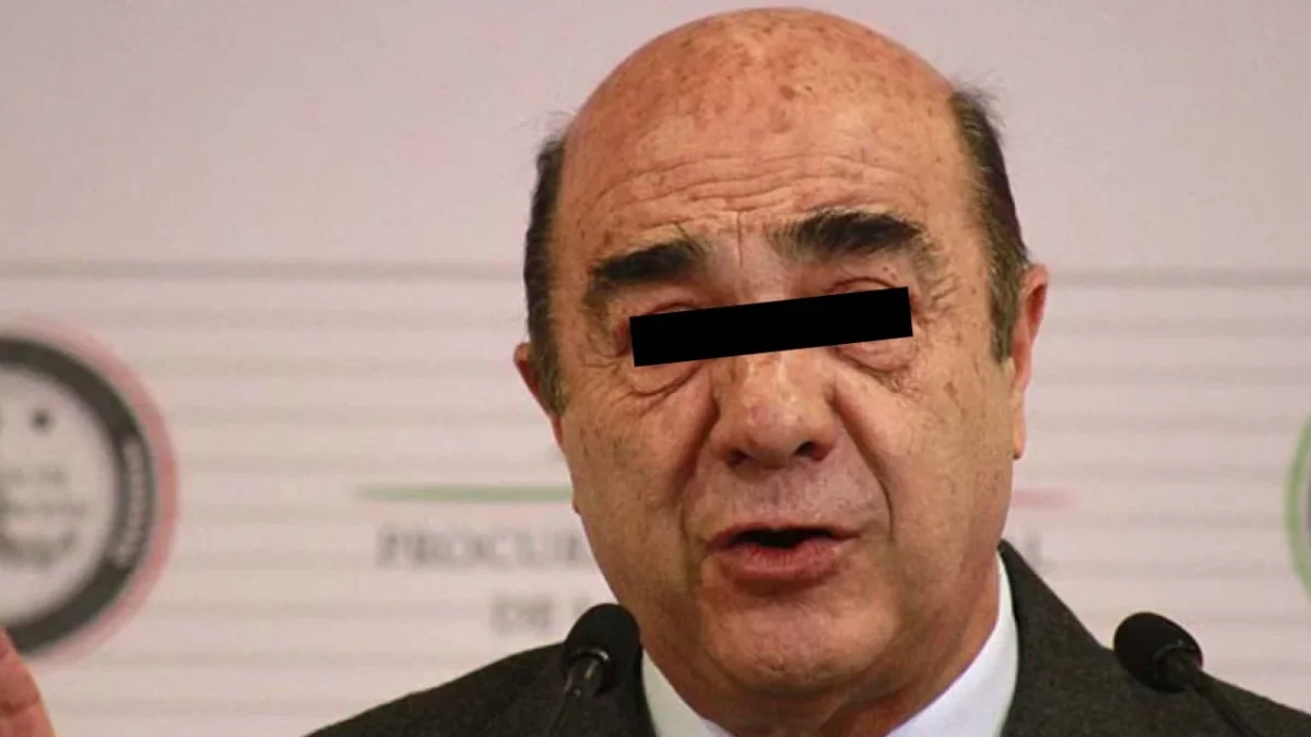 El extitular de la extinta Procuraduría General de la República, Jesús Murillo Karam, habría sido hospitalizado tras presentar un presunto derrame cerebral.