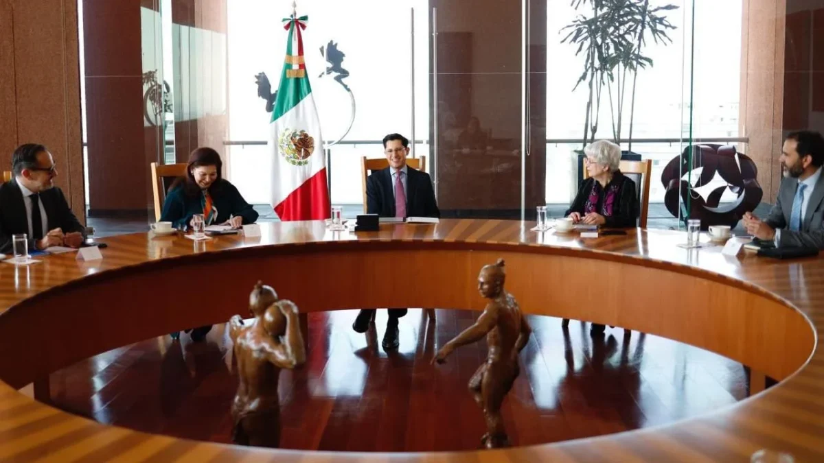 El virtual titular de la SRE, Roberto Velasco, se reunió con el cuerpo directivo de la Cancillería para identificar los asuntos prioritarios.