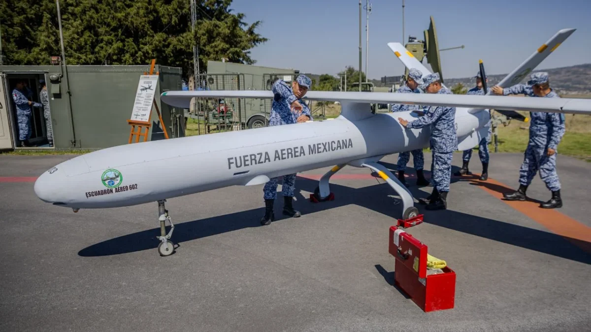 En la 13a Zona Militar de la Fuerza Aérea Mexicana, ubicada en Tlaxcala, se entrena una nueva generación de pilotos de drones.