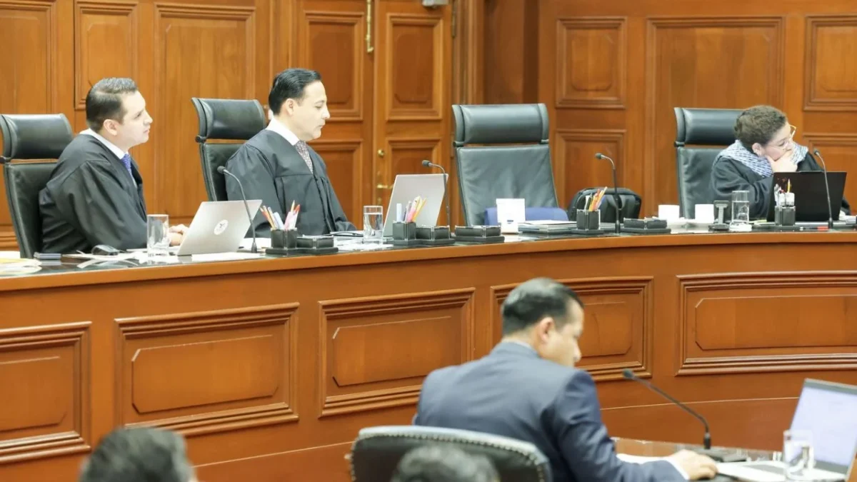 La decisión de la SCJN surgió por un juicio de amparo promovido por los padres de un niño derechohabiente del IMSS con discapacidad auditiva.