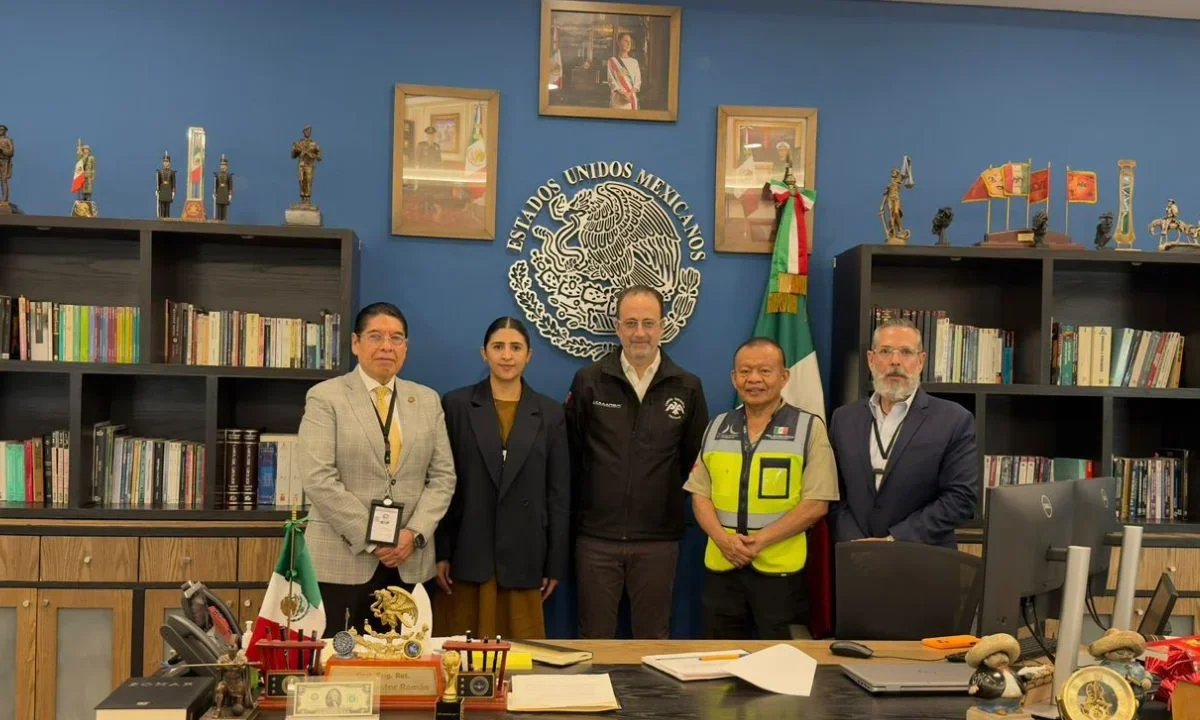 Para robustecer las operaciones de comercio exterior del AIFA se reúnen agentes aduanales y directivos del aeropuerto.