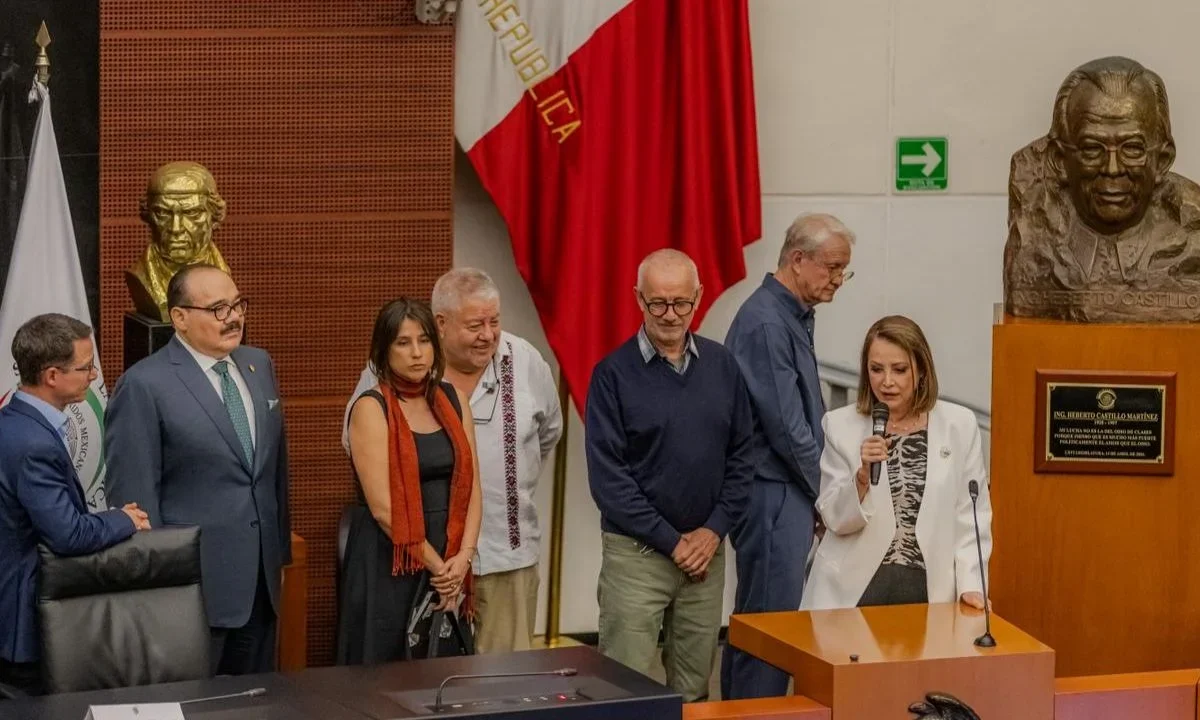 Con la develación del nombre del Salón Ing. Heberto Castillo Martínez, el Senado reconoció el legado histórico del ingeniero.