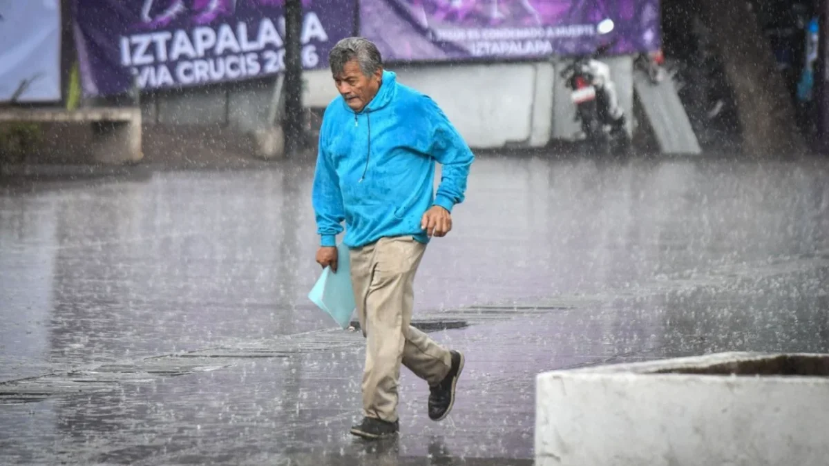La Alerta Amarilla estará vigente entre las 17:30 y las 20:00 horas de este viernes 24 de abril informó la SGIRPC capitalina.
