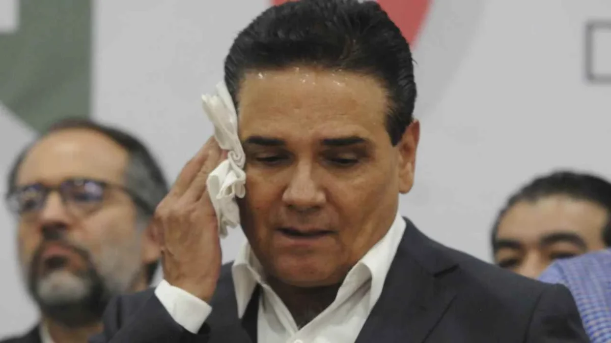 Claudia Sheinbaum confirma ficha roja contra el exgobernador de Michoacán, Silvano Aureoles.