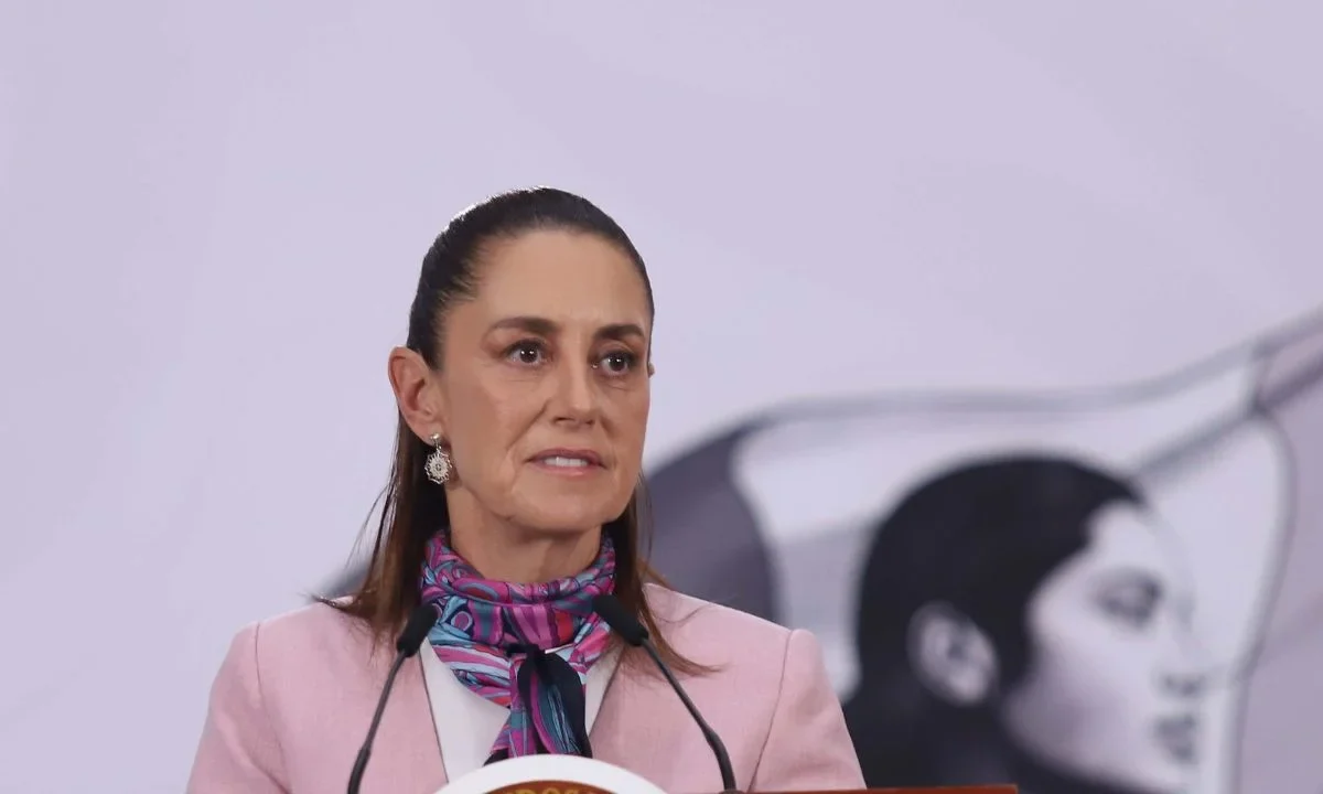 La presidenta Claudia Sheinbaum señaló que algunos partidos políticos frenaron la eliminación de legisladores plurinominales durante su visita a Tenango de Doria, Hidalgo.
