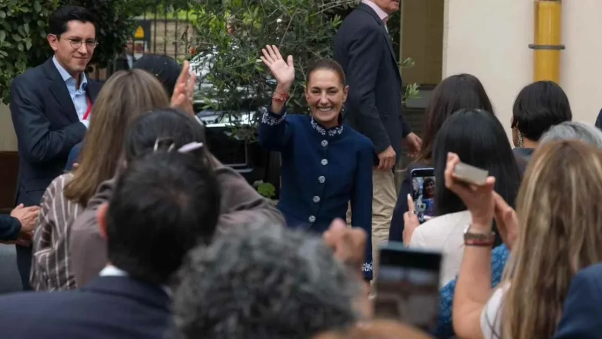 La presidenta Claudia Sheinbaum se reúne con la comunidad mexicana de Barcelona.
