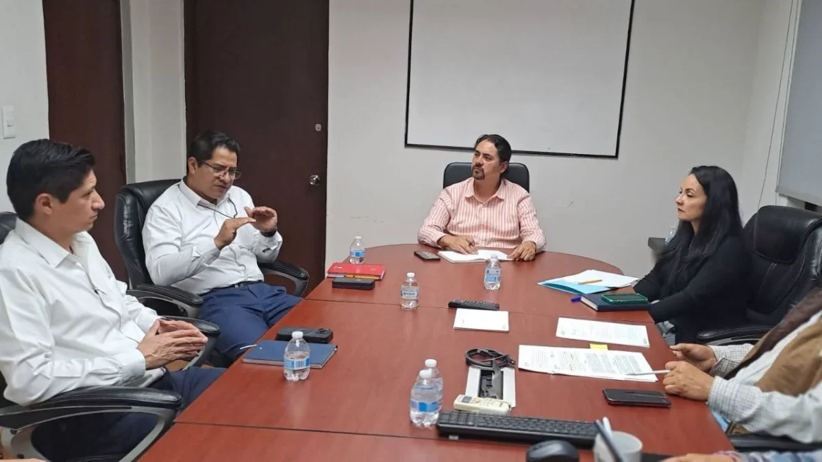El Gobernador sostuvo una mesa de trabajo para dar continuidad al suministro de agua tratada a la central termoeléctrica de Villa de Reyes.