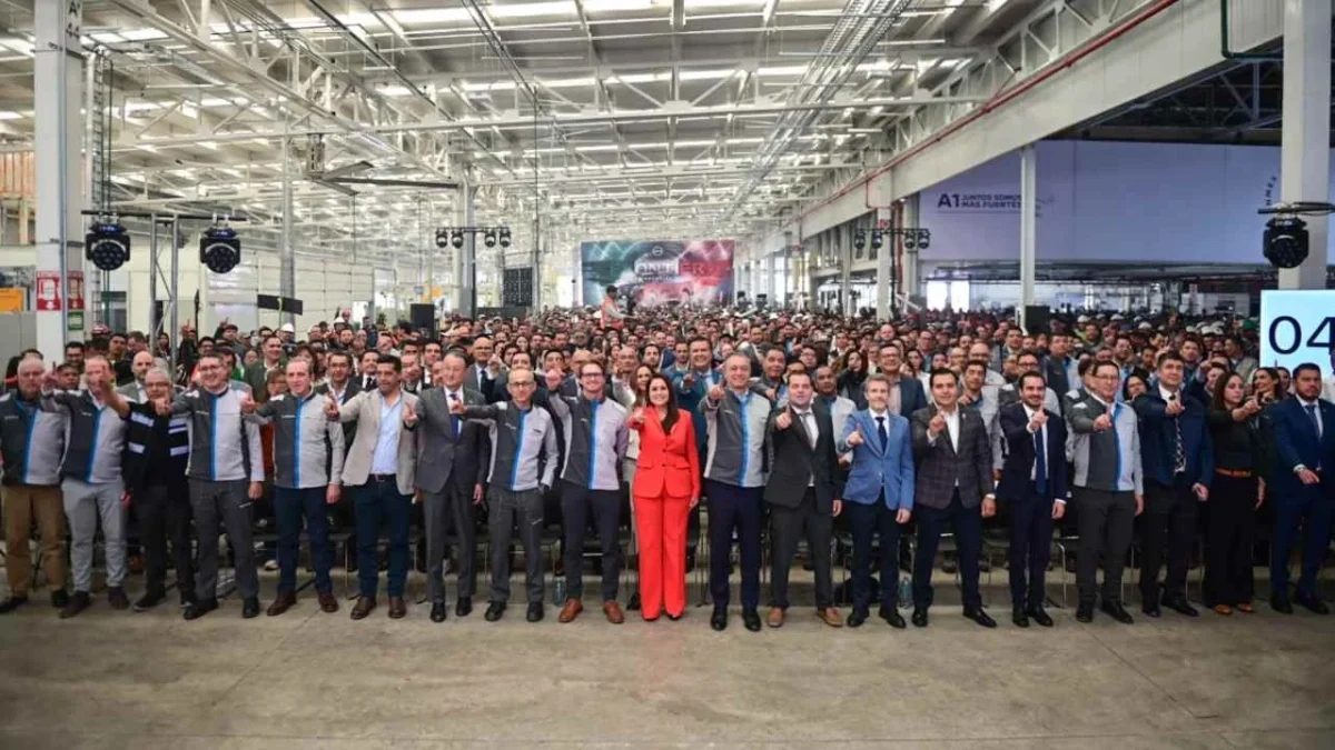 La gobernadora Tere Jiménez encabeza inicio de producción de Nissan Frontier en Aguascalientes.