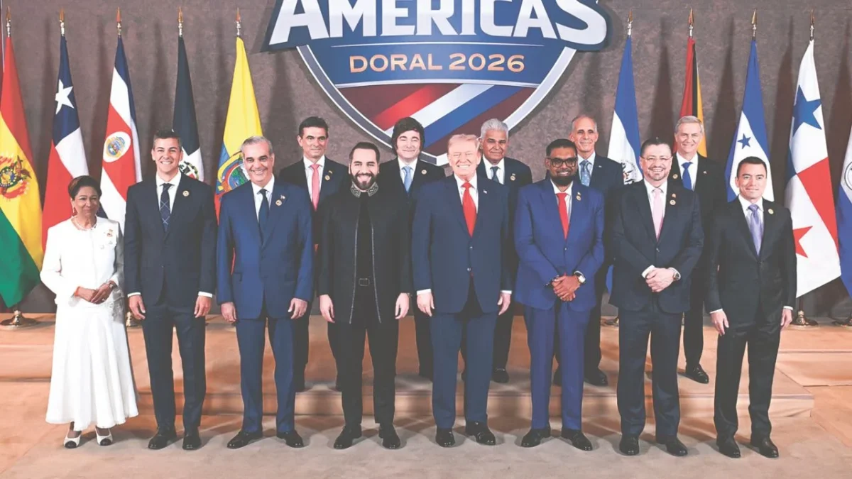 Trump reunió en Florida a dirigentes latinoamericanos afines, mientras que ahora Pedro Sánchez, congregó en Barcelona a líderes progresistas.