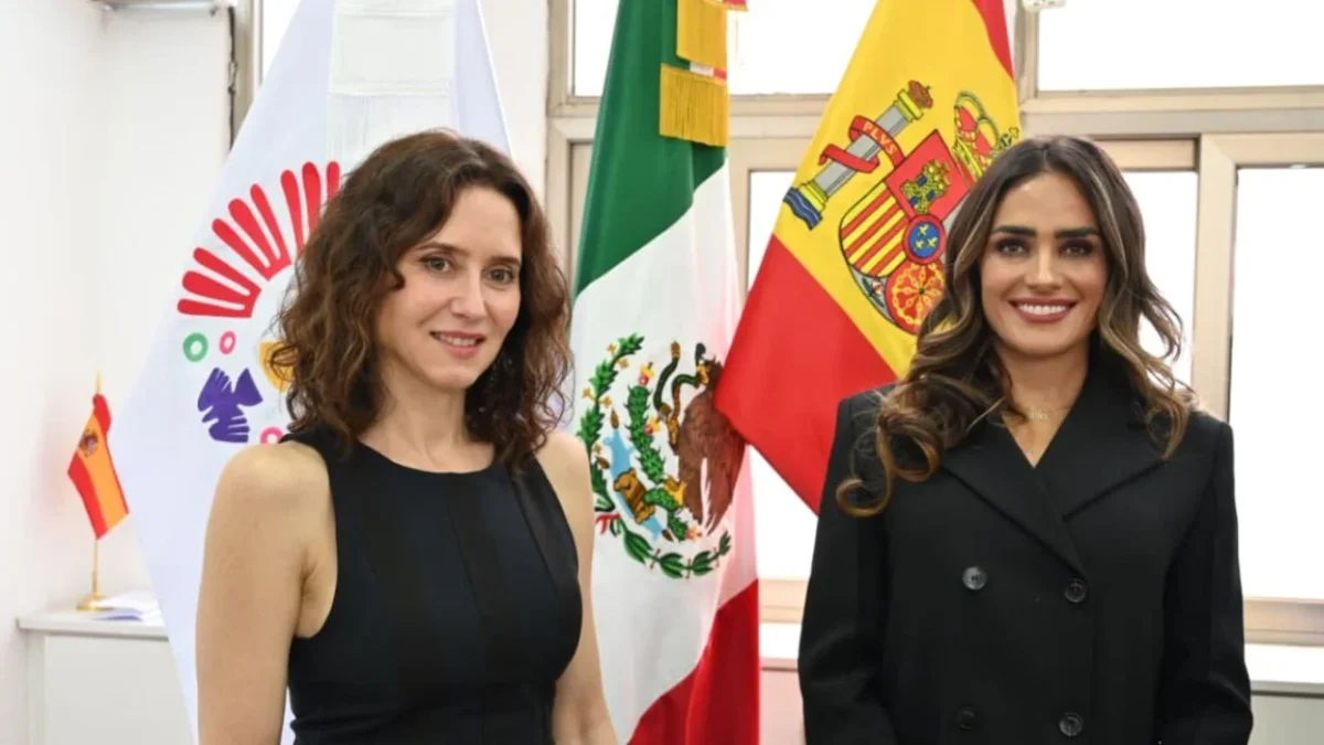 Ale Rojo De La Vega recibe a Isabel Díaz Ayuso, presidenta de la Comunidad de Madrid