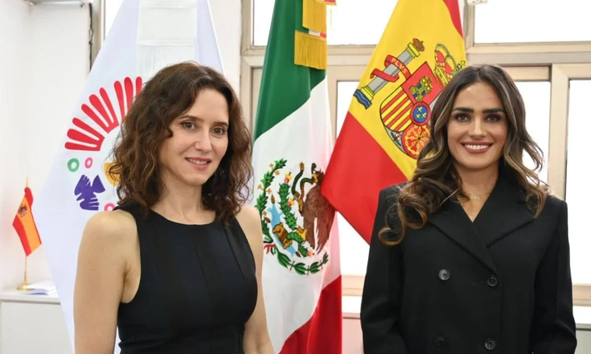 Ale Rojo De La Vega recibe a Isabel Díaz Ayuso, presidenta de la Comunidad de Madrid