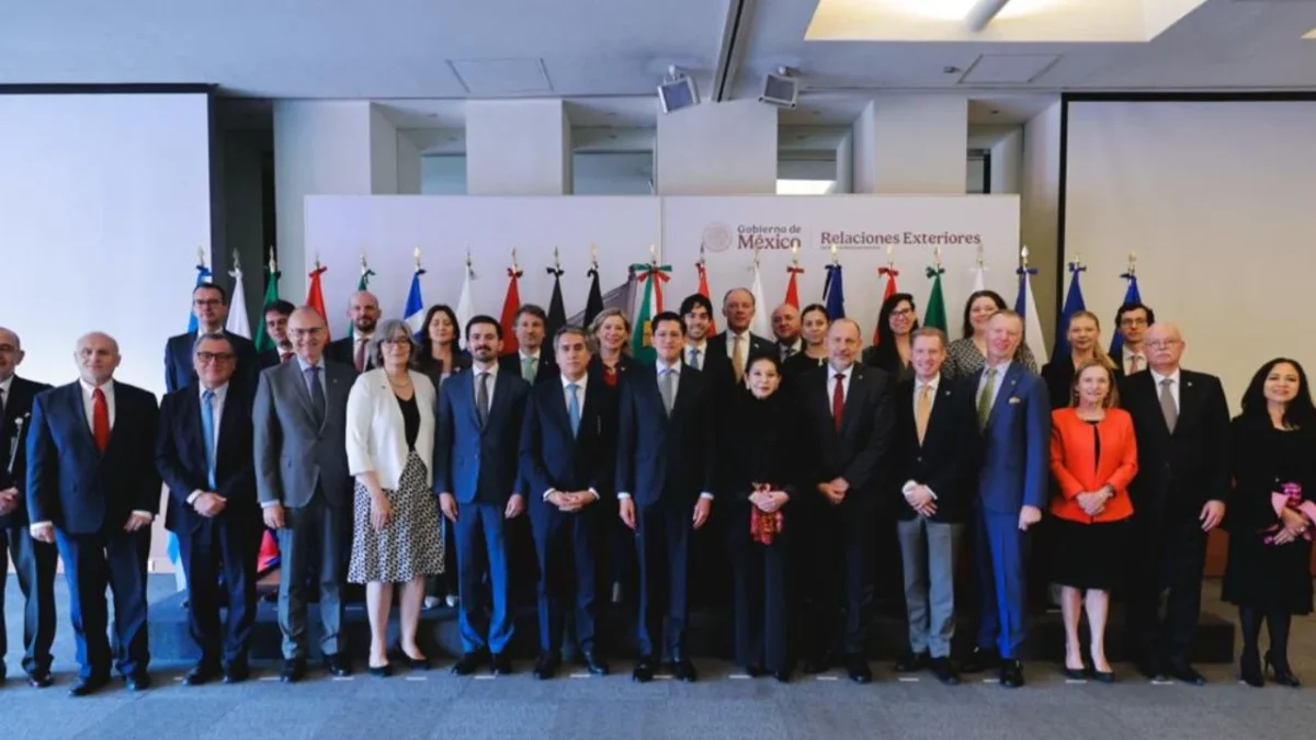 Canciller Roberto Velasco recibe a misión de la Unión Europea