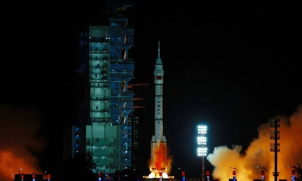China acelera su carrera lunar con la misión Shenzhou-23