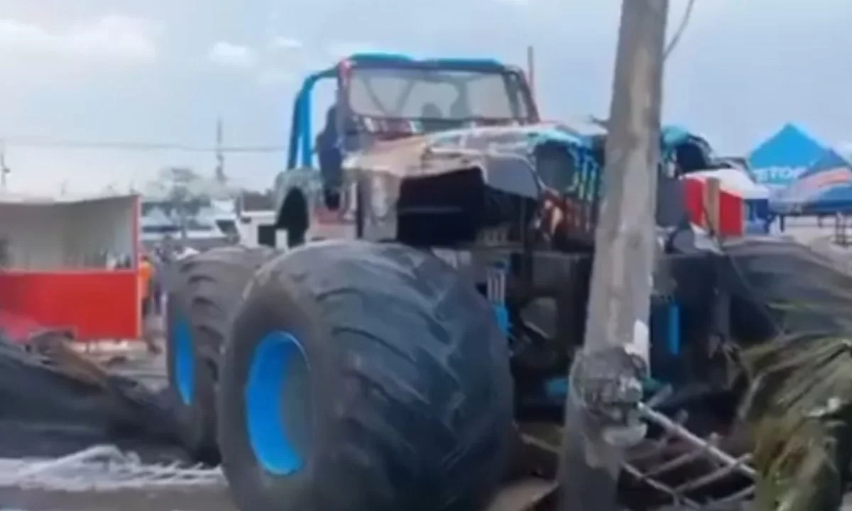 Dos muertos y 37 heridos deja accidente durante espectáculo automovilístico en Colombia
