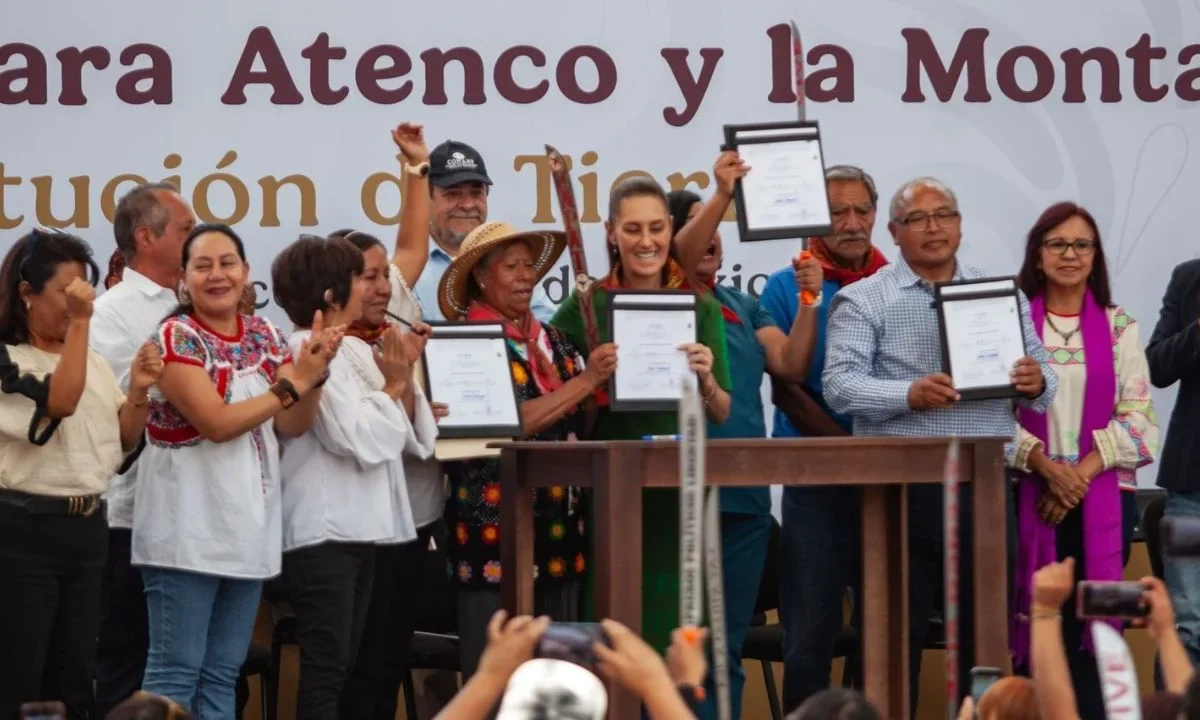 'Los que piensan que agachando la cabeza se sirve a la patria están muy equivocados': Sheinbaum en Atenco