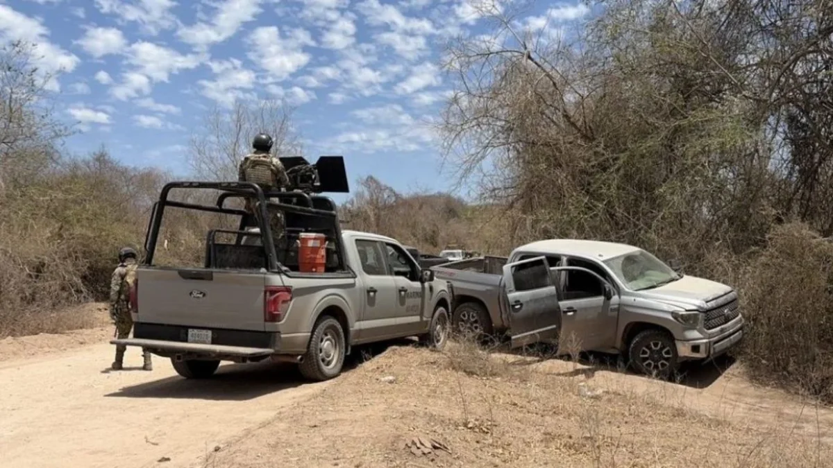 Marina asegura vehículos, explosivos y armamento en Sinaloa